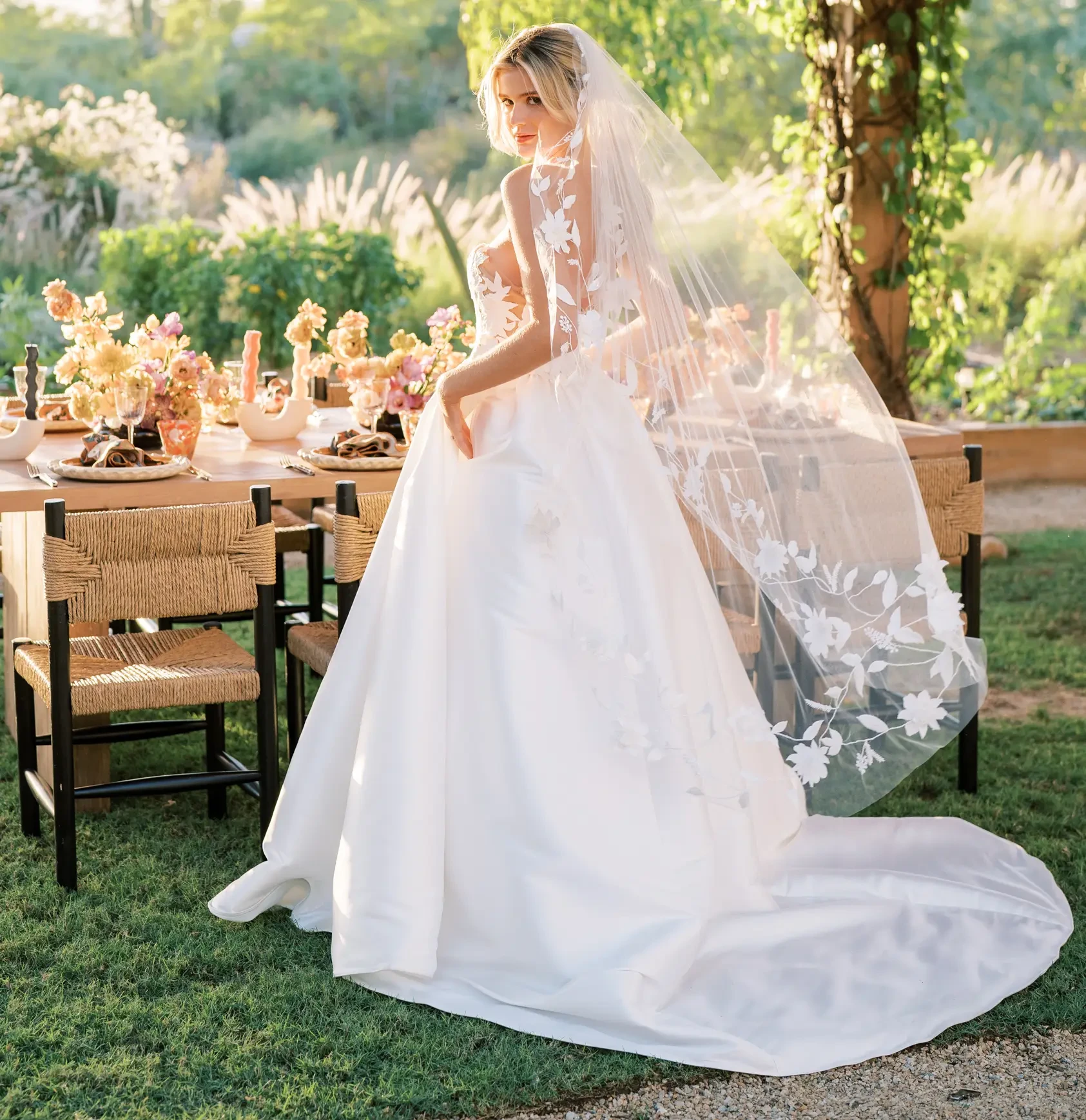 Toni Federici Veil Trunk Show &amp; Accessory Sale