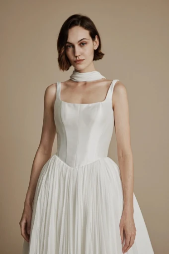 La Premiere White Cecil #1 thumbnail